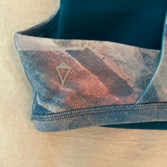 Ivivva Sports Bra & Leggings - Picture 4 of 8